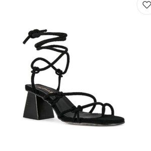 Alohas Goldie Sandal in Black